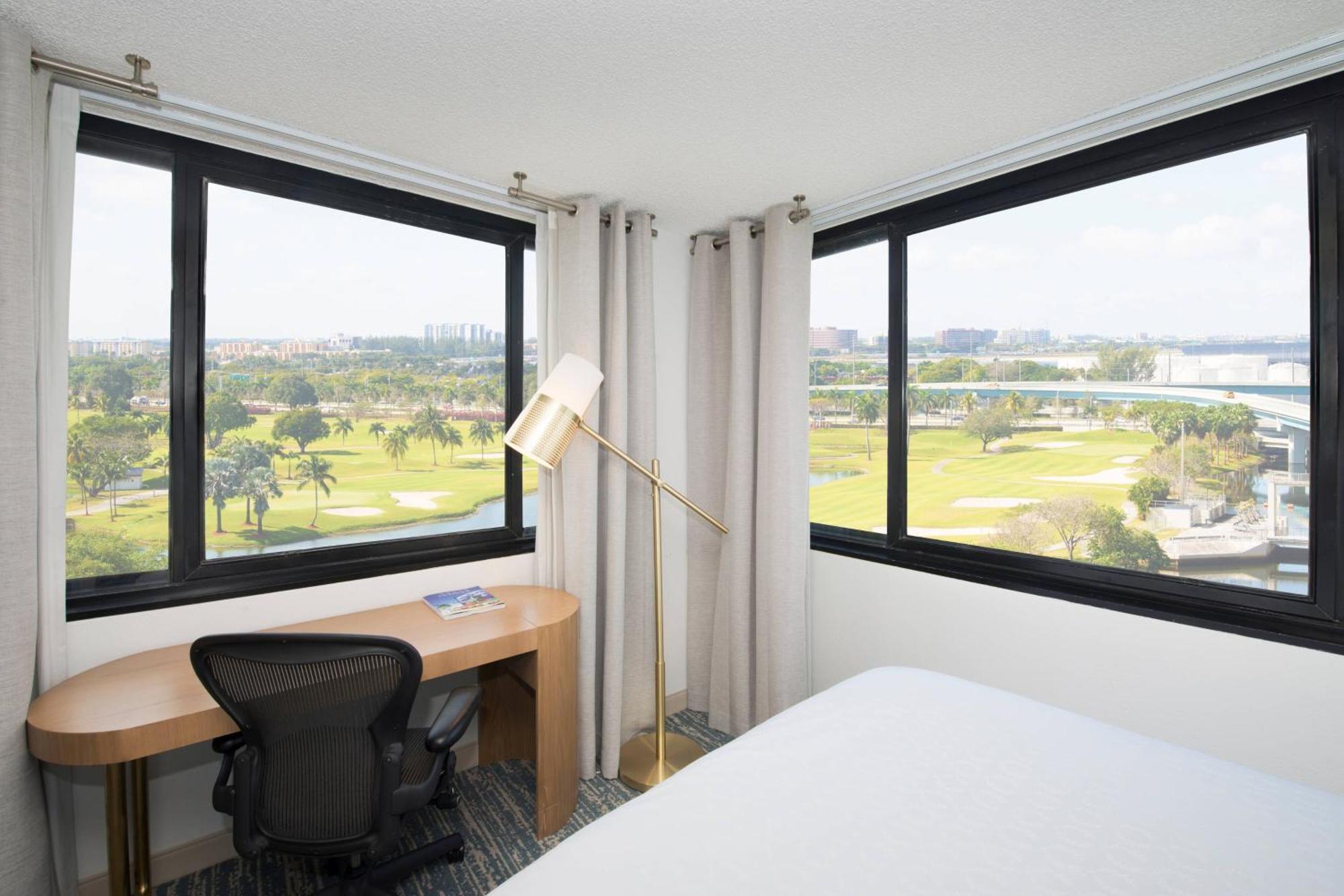Sheraton Miami Airport Hotel And Executive Meeting Center Miami Springs Exterior photo