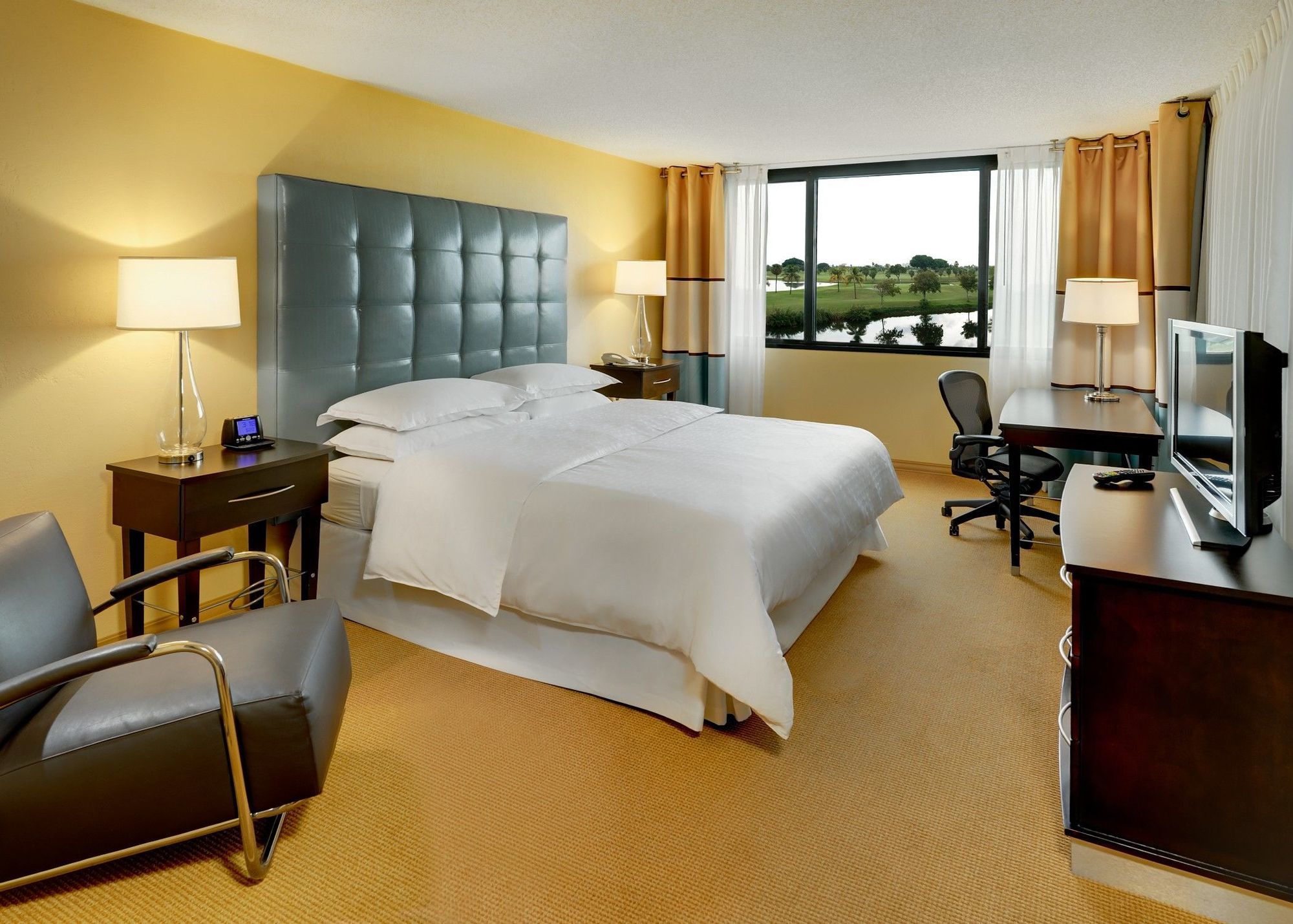 Sheraton Miami Airport Hotel And Executive Meeting Center Room photo